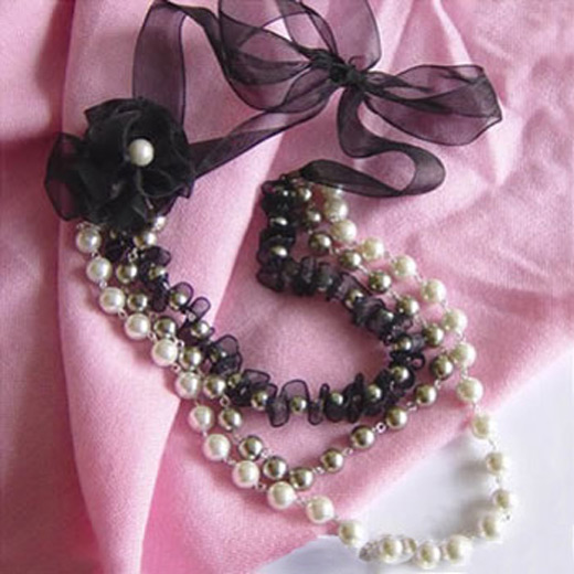 ribbon and pearl necklace